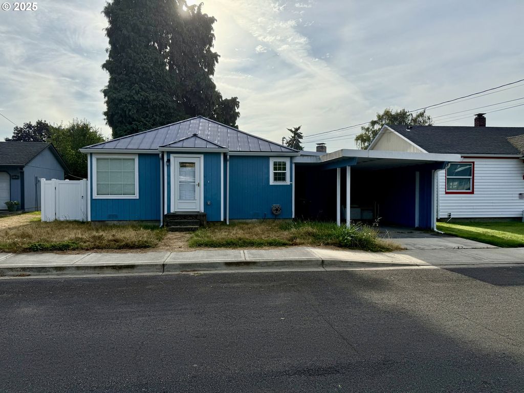 766 HOFFMAN St, Woodland, WA 98674