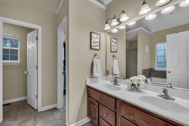 7999 Squirrel Wood Court, Ooltewah, TN 37363