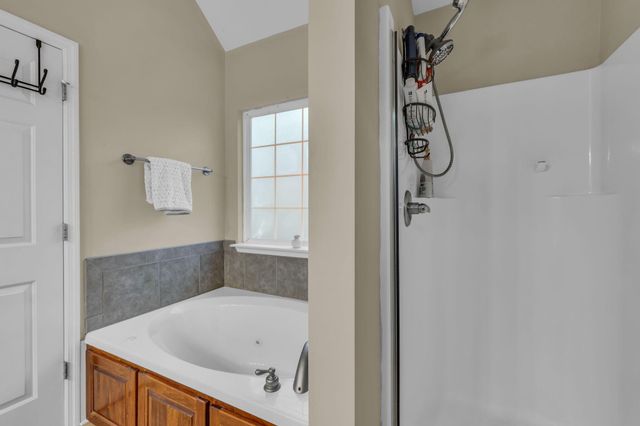 7999 Squirrel Wood Court, Ooltewah, TN 37363