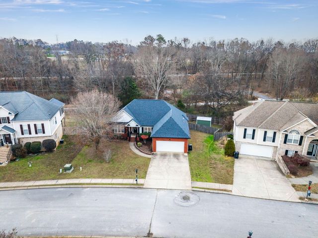 7999 Squirrel Wood Court, Ooltewah, TN 37363