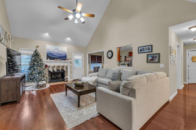 7999 Squirrel Wood Court, Ooltewah, TN 37363