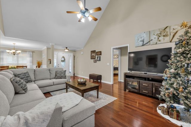 7999 Squirrel Wood Court, Ooltewah, TN 37363