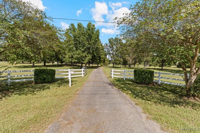 2395 Alabama River Parkway, Millbrook, AL 36054