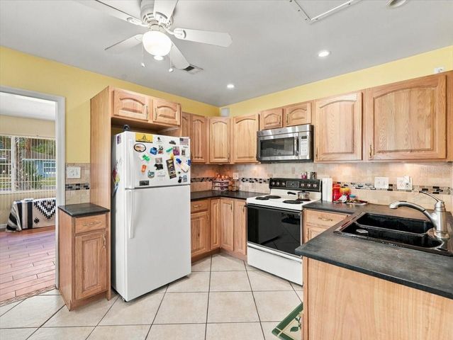 5054 4TH AVENUE S, St Petersburg, FL 33707