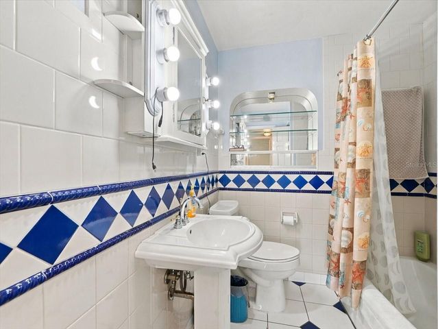 5054 4TH AVENUE S, St Petersburg, FL 33707