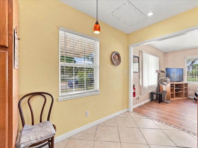 5054 4TH AVENUE S, St Petersburg, FL 33707