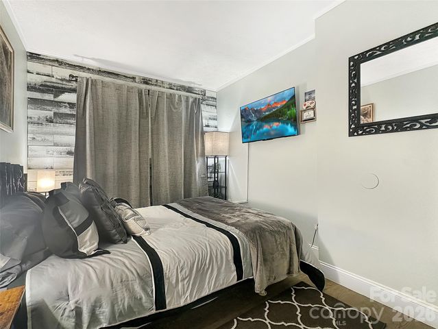 101 Sugar Ski Drive, Sugar Mountain, NC 28604