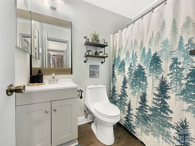 101 Sugar Ski Drive, Sugar Mountain, NC 28604