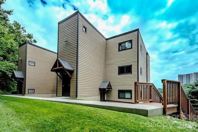 101 Sugar Ski Drive, Sugar Mountain, NC 28604