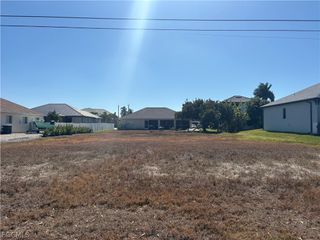 2818 Miracle PKWY, Cape Coral, FL 33914
