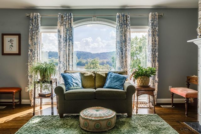 2207 Riverside Drive, Cincinnati, OH 45202