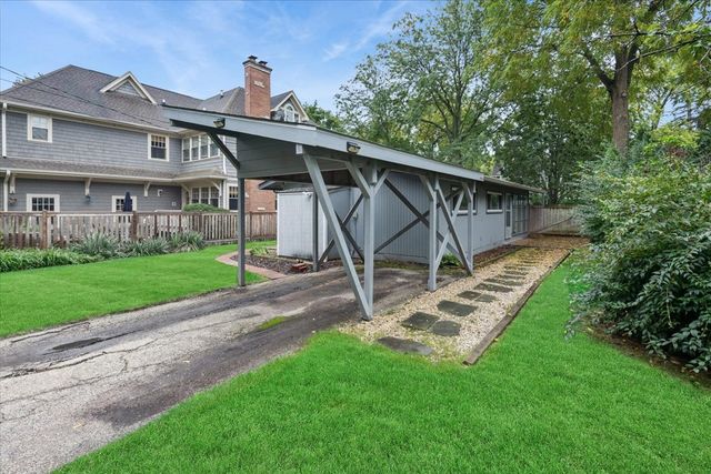 216 Broadway Street, Libertyville, IL 60048