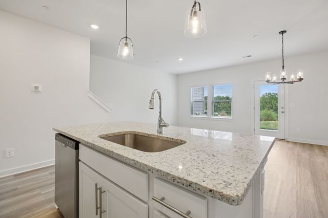 7142 Cedarcrest Ln, Fairview, TN 37062