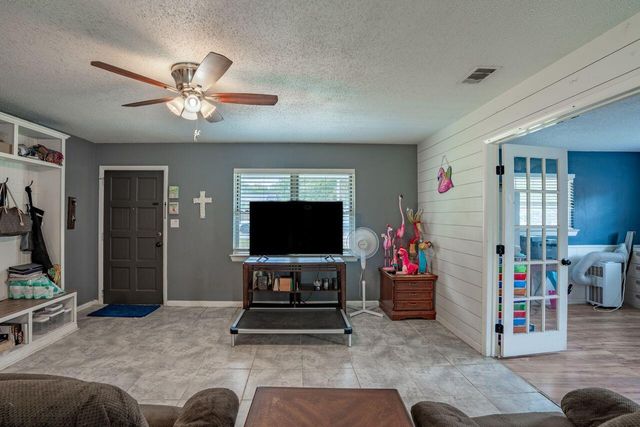 228 NW Watson Drive, Fort Walton Beach, FL 32548