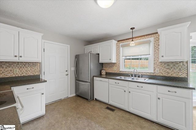402 Latrobe Drive, Simpsonville, SC 29681