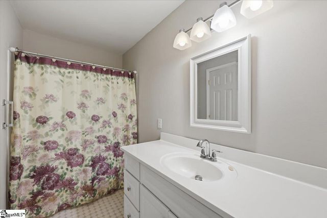 402 Latrobe Drive, Simpsonville, SC 29681