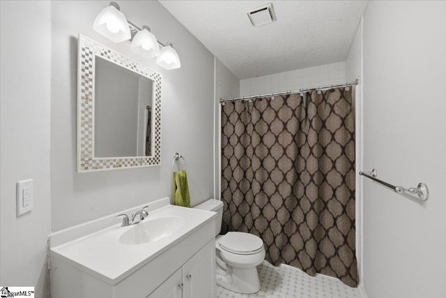 402 Latrobe Drive, Simpsonville, SC 29681