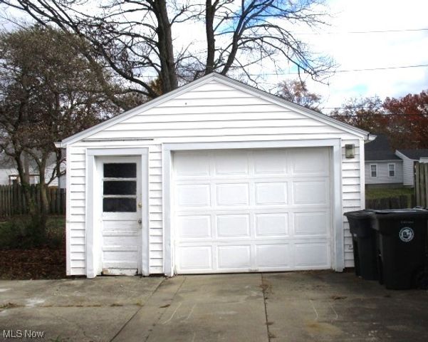 752 Laird Avenue NE, Warren, OH 44483