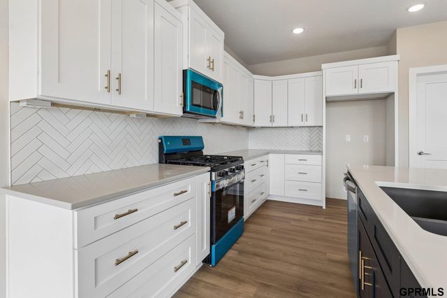 5714 Kestrel Parkway, Elkhorn, NE 68022