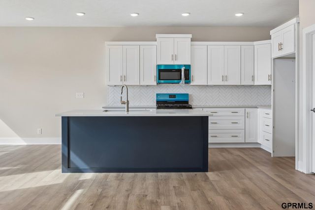 5714 Kestrel Parkway, Elkhorn, NE 68022