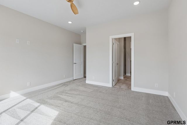 5714 Kestrel Parkway, Elkhorn, NE 68022