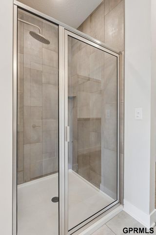 5714 Kestrel Parkway, Elkhorn, NE 68022