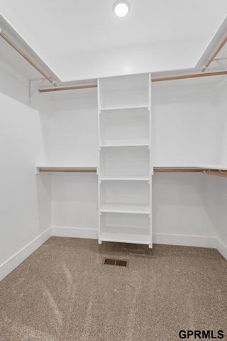 5714 Kestrel Parkway, Elkhorn, NE 68022