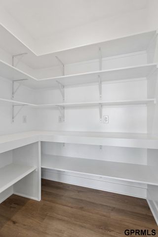 5714 Kestrel Parkway, Elkhorn, NE 68022