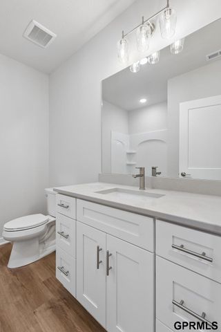 5714 Kestrel Parkway, Elkhorn, NE 68022