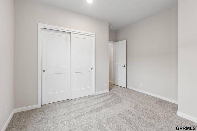 5714 Kestrel Parkway, Elkhorn, NE 68022