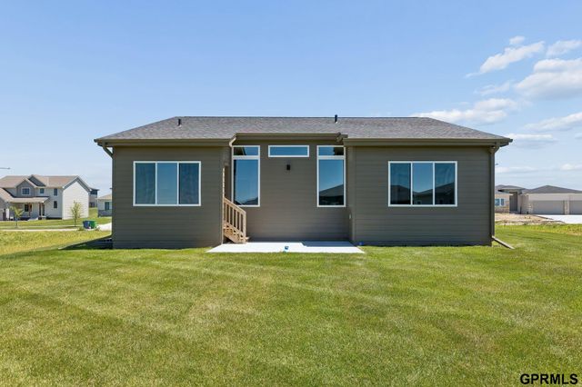 5714 Kestrel Parkway, Elkhorn, NE 68022