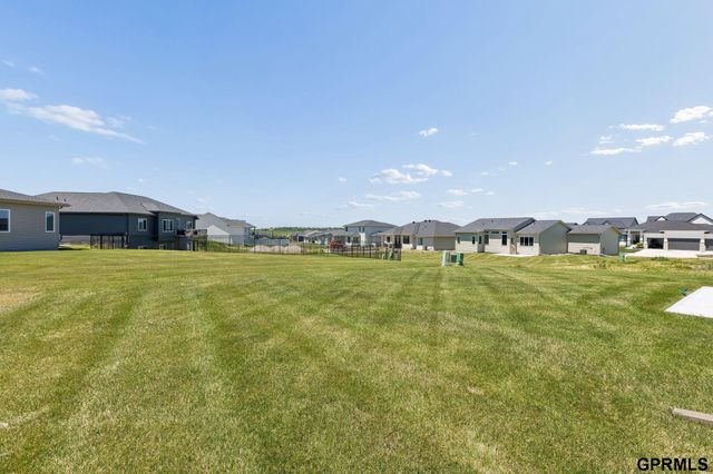 5714 Kestrel Parkway, Elkhorn, NE 68022