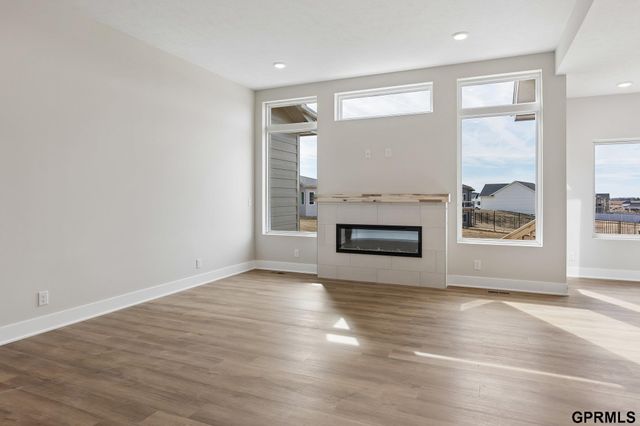 5714 Kestrel Parkway, Elkhorn, NE 68022