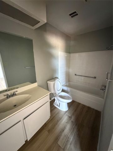 26 E Mountain Creek Drive, Grand Prairie, TX 75052