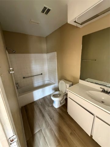 26 E Mountain Creek Drive, Grand Prairie, TX 75052