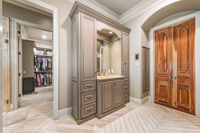 401 Torrenova Circle, Lafayette, LA 70508