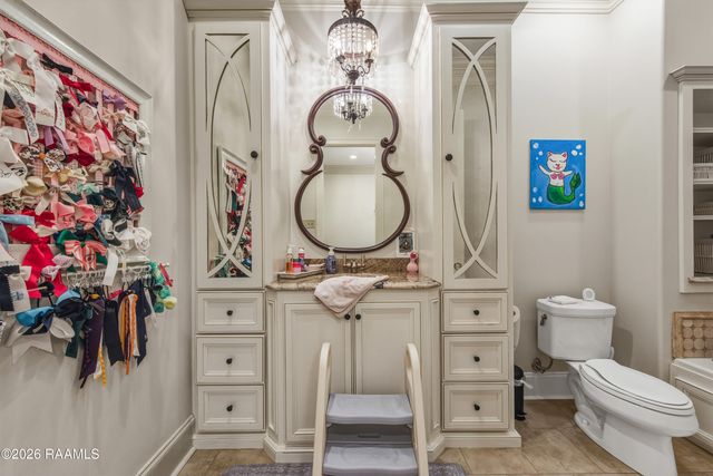 401 Torrenova Circle, Lafayette, LA 70508