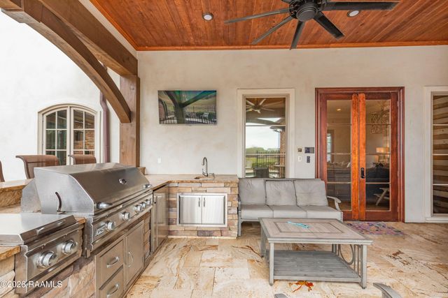 401 Torrenova Circle, Lafayette, LA 70508