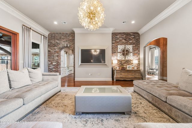 401 Torrenova Circle, Lafayette, LA 70508