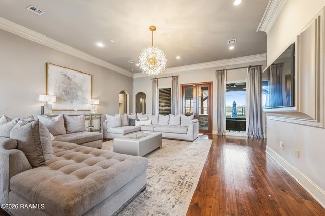 401 Torrenova Circle, Lafayette, LA 70508