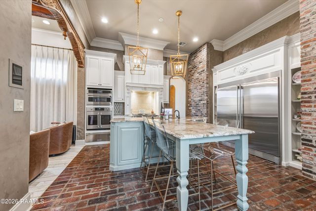 401 Torrenova Circle, Lafayette, LA 70508