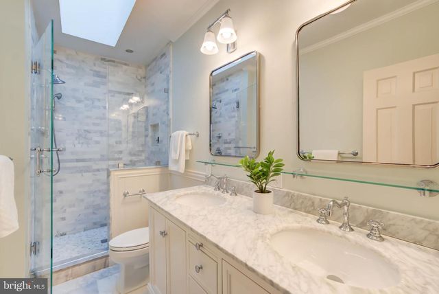 129 E ST SE, Washington, DC 20003