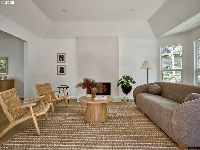 50 SPINOSA, Lake Oswego, OR 97035