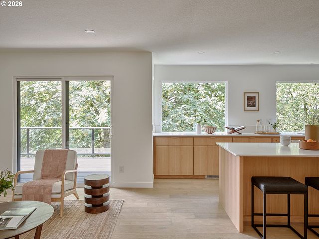 50 SPINOSA, Lake Oswego, OR 97035
