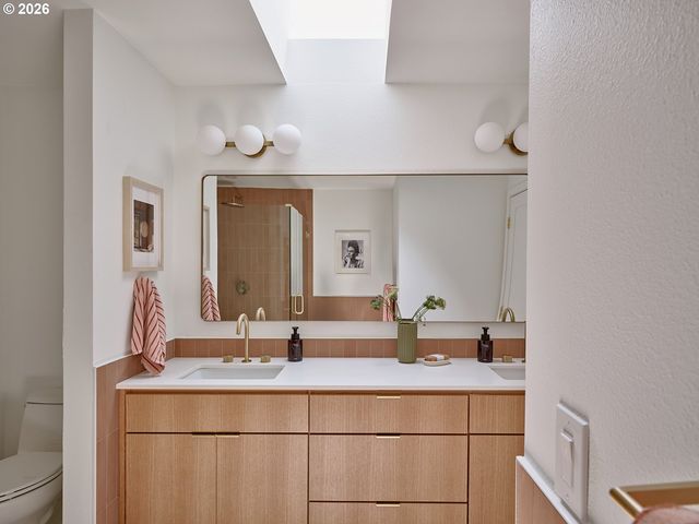 50 SPINOSA, Lake Oswego, OR 97035