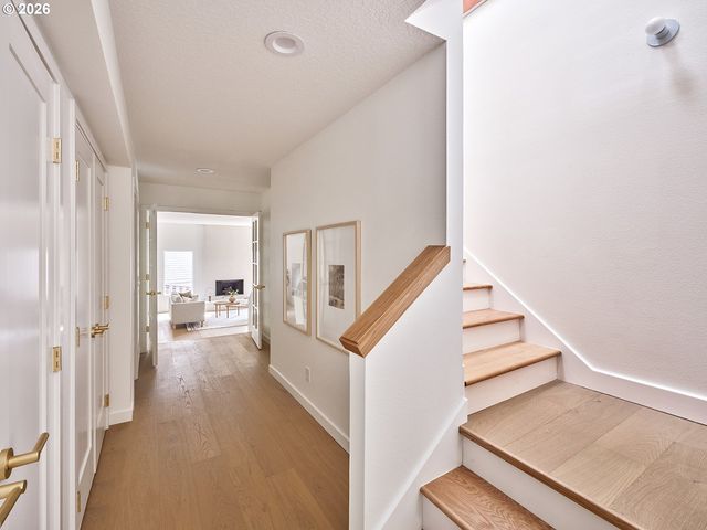 50 SPINOSA, Lake Oswego, OR 97035