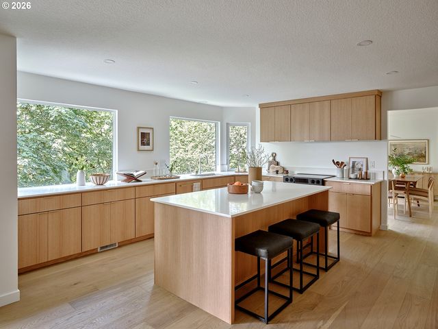 50 SPINOSA, Lake Oswego, OR 97035