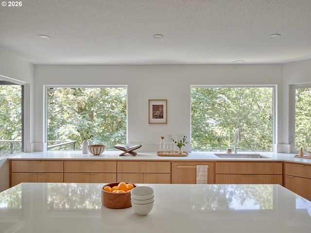 50 SPINOSA, Lake Oswego, OR 97035