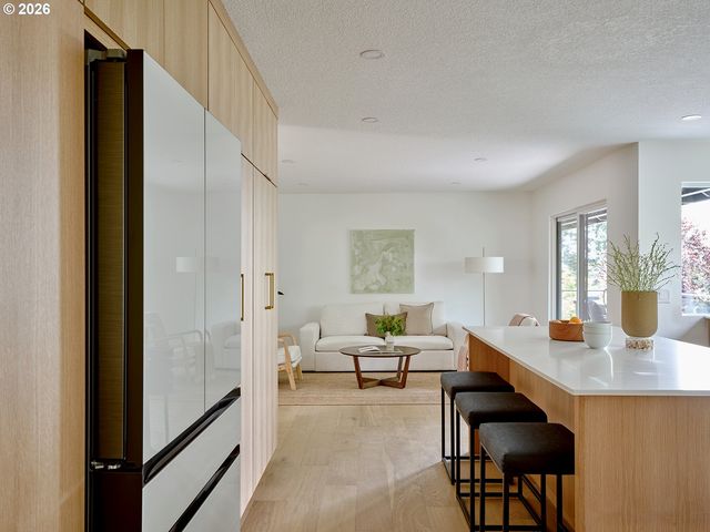 50 SPINOSA, Lake Oswego, OR 97035