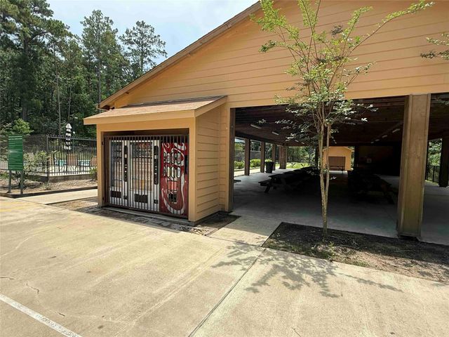 28624 Shawnee Ct, Huntsville, TX 77364